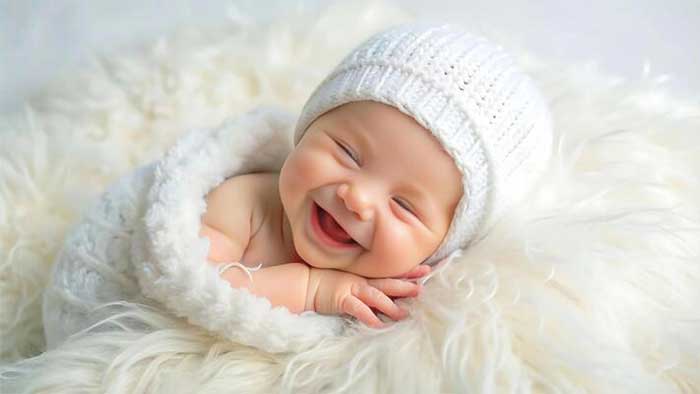 ترکی استانبولی نوزاد خندان