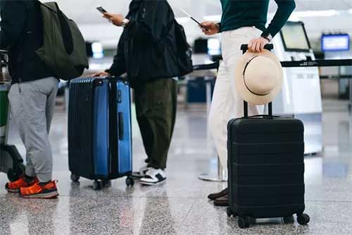 آموزش زبان در فرودگاه (À l’aéroport)